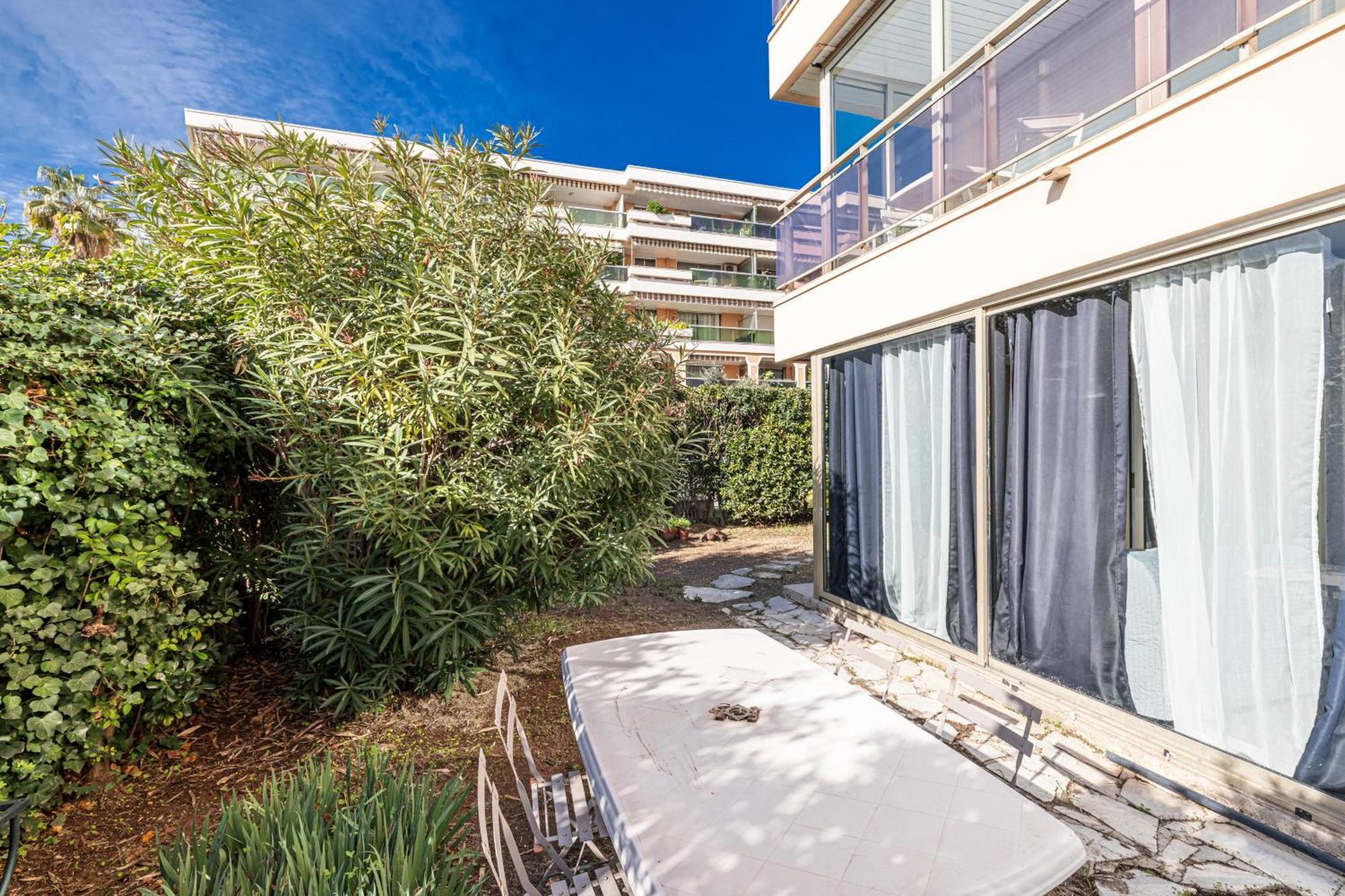 Le Globe Trotteur Apartment Saint-Laurent-du-Var Bagian luar foto