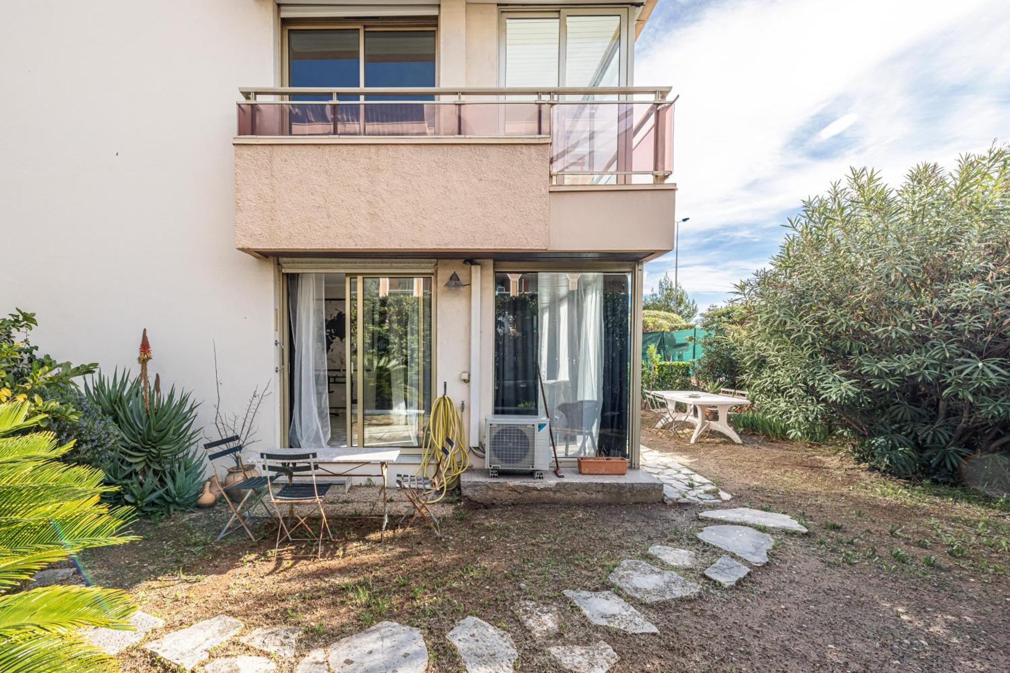 Le Globe Trotteur Apartment Saint-Laurent-du-Var Bagian luar foto